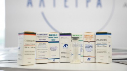 Компания «Алтегра» выпускает более 900 тыс. флаконов антибиотиков в месяц